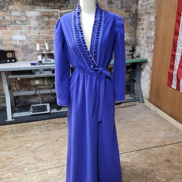 Vintage purple 80's comfy robe Medium - Picture 2 of 8